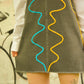 Robe salopette vintage grise en jeans à broderies abstraites fait à la main au Québec par l’artiste Caroline Auger