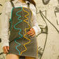 Robe salopette vintage grise en jeans à broderies abstraites fait à la main au Québec par l’artiste Caroline Auger